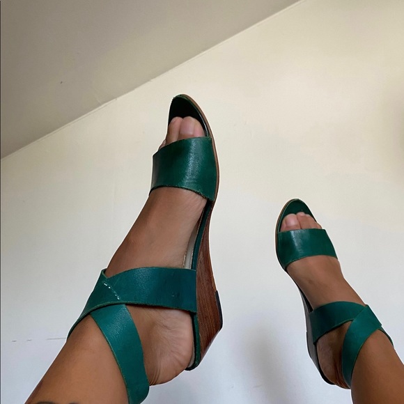 🚨MOVING SALE🚨 - Picture 2 of 7